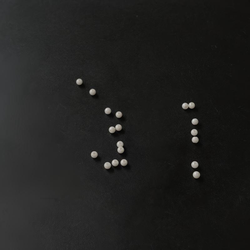 Spherical ceramic wire-insulating bead